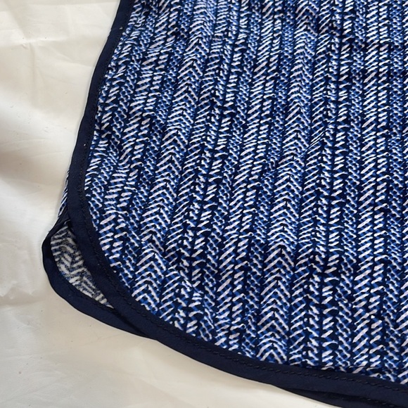 Gap women’s blue running shorts size M - Picture 3 of 8